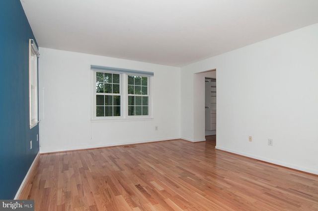 11400 DORCHESTER LN, Rockville, MD 20852