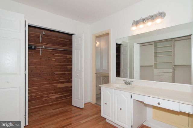 11400 DORCHESTER LN, Rockville, MD 20852