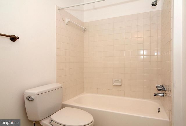 11400 DORCHESTER LN, Rockville, MD 20852