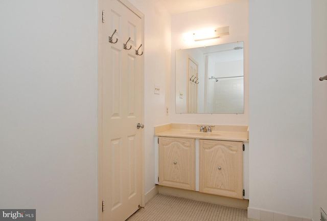 11400 DORCHESTER LN, Rockville, MD 20852