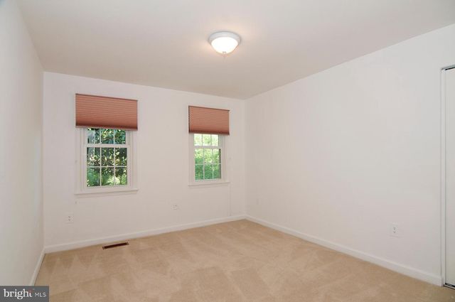 11400 DORCHESTER LN, Rockville, MD 20852