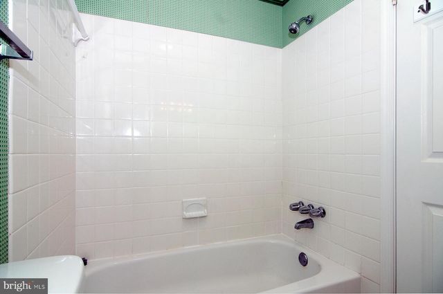 11400 DORCHESTER LN, Rockville, MD 20852