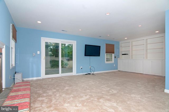 11400 DORCHESTER LN, Rockville, MD 20852