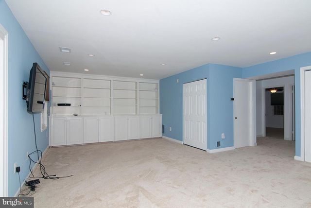 11400 DORCHESTER LN, Rockville, MD 20852