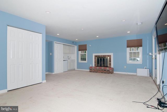 11400 DORCHESTER LN, Rockville, MD 20852