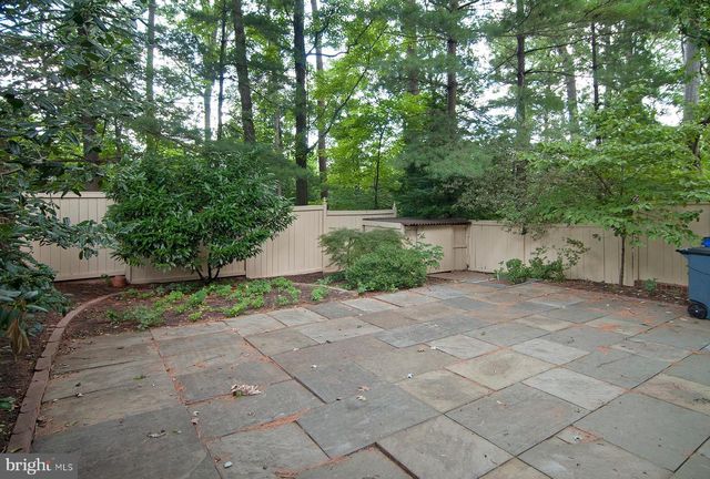 11400 DORCHESTER LN, Rockville, MD 20852