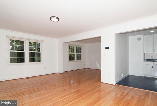 11400 DORCHESTER LN, Rockville, MD 20852