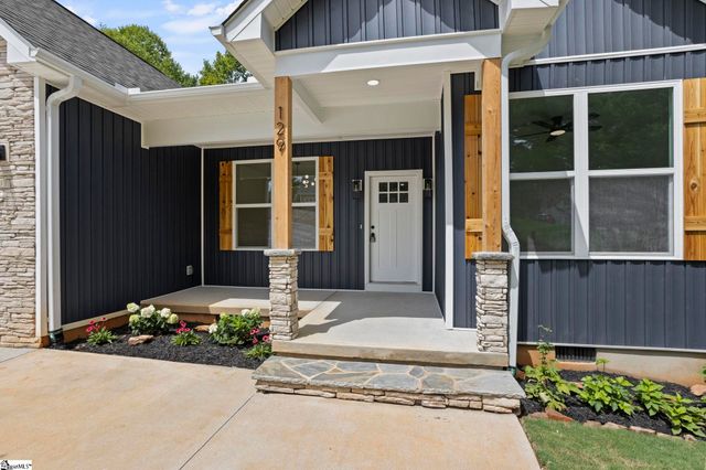 129 Faulkner Circle, Greer, SC 29651