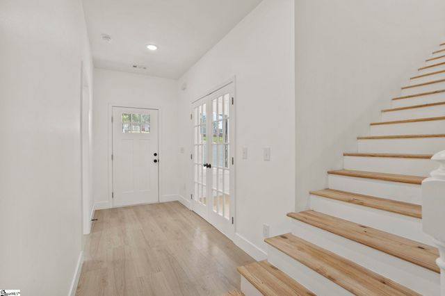 129 Faulkner Circle, Greer, SC 29651