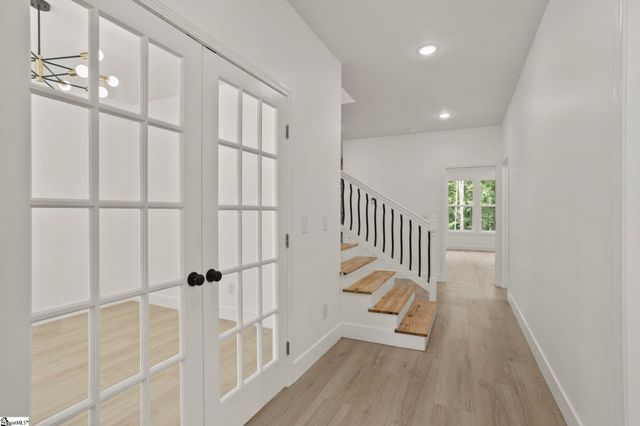 129 Faulkner Circle, Greer, SC 29651