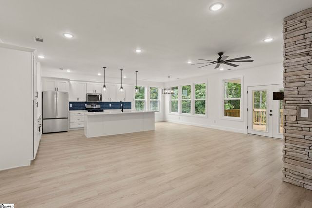 129 Faulkner Circle, Greer, SC 29651