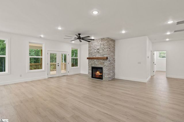129 Faulkner Circle, Greer, SC 29651