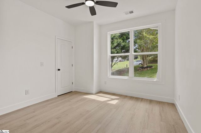 129 Faulkner Circle, Greer, SC 29651