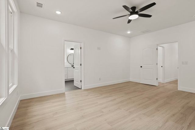 129 Faulkner Circle, Greer, SC 29651