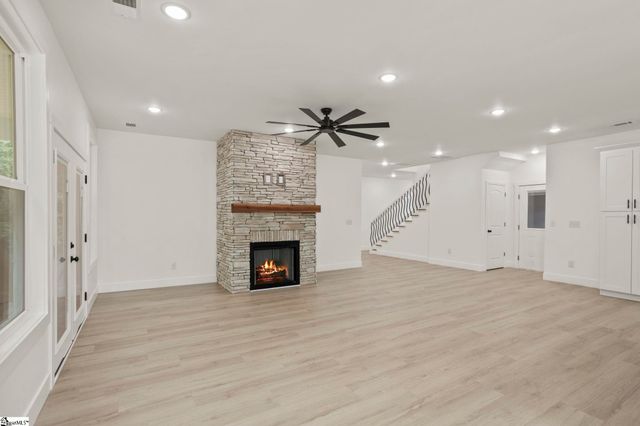 129 Faulkner Circle, Greer, SC 29651