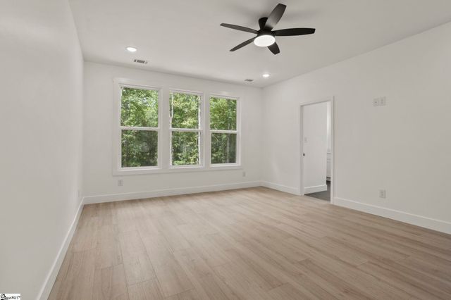 129 Faulkner Circle, Greer, SC 29651