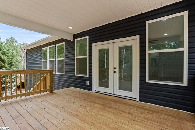 129 Faulkner Circle, Greer, SC 29651