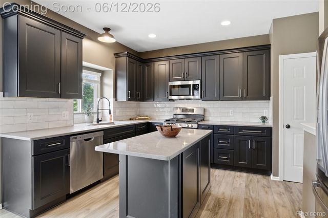 18890 Midway Drive, Macomb Township, MI 48044