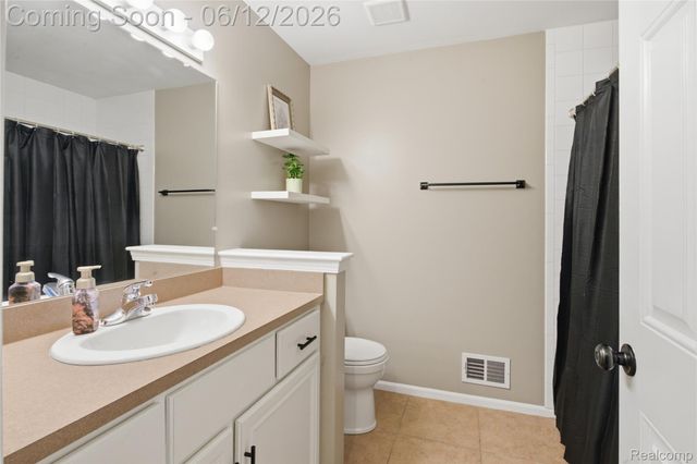 18890 Midway Drive, Macomb Township, MI 48044
