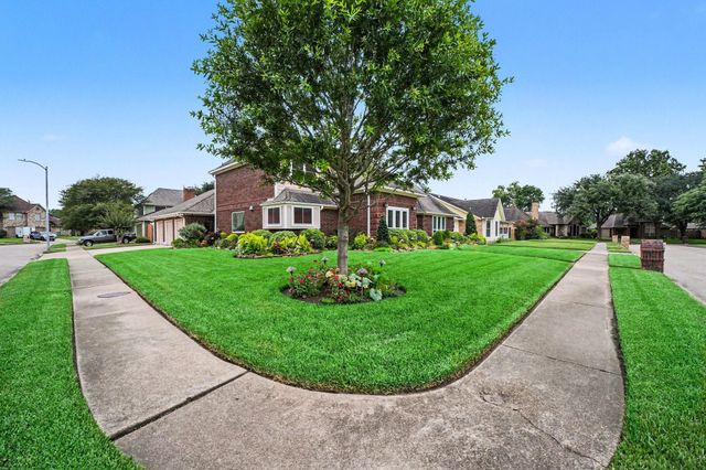 6803 Middlefield Drive, Pasadena, TX 77505