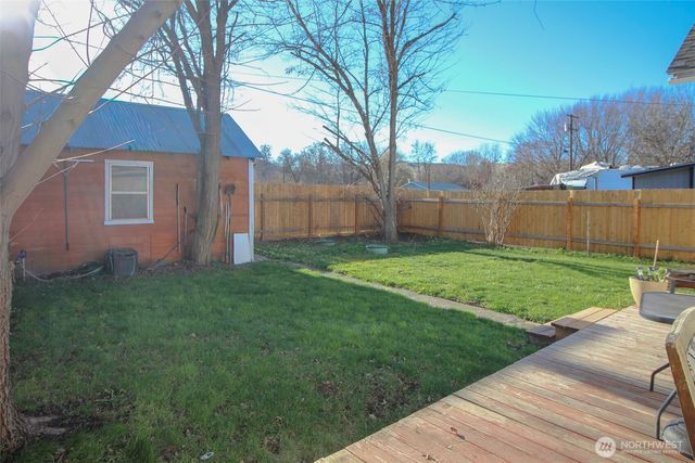 502 Tucannon Street, Starbuck, WA 99359