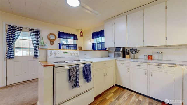 502 Tucannon Street, Starbuck, WA 99359