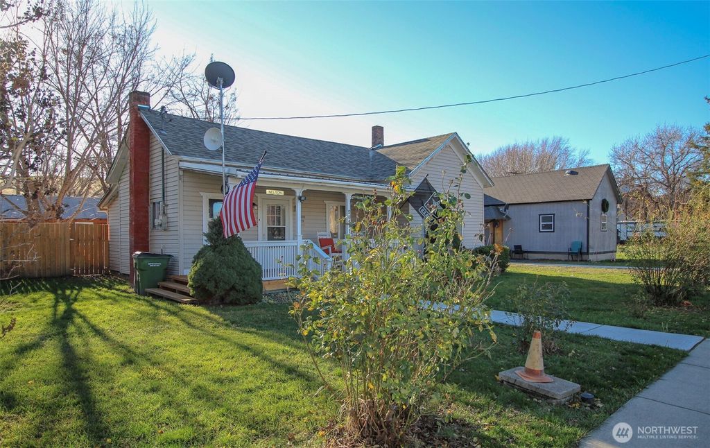 502 Tucannon Street, Starbuck, WA 99359