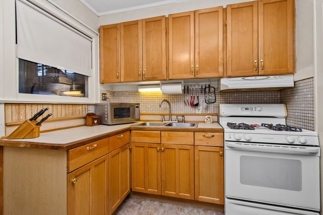 3872 N Ottawa Avenue, Chicago, IL 60634