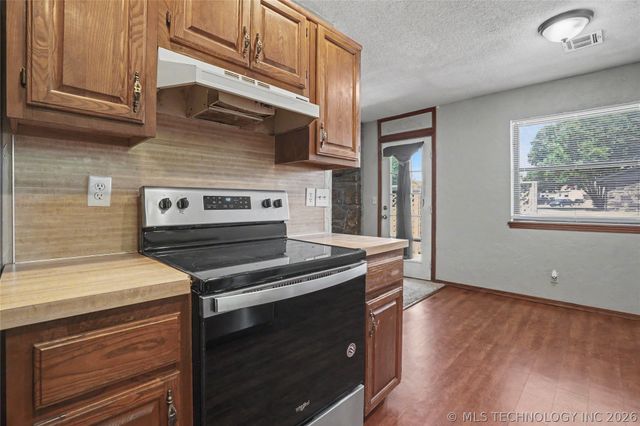 2973 W 112th Place S, Jenks, OK 74037