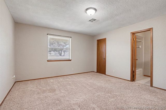 2973 W 112th Place S, Jenks, OK 74037