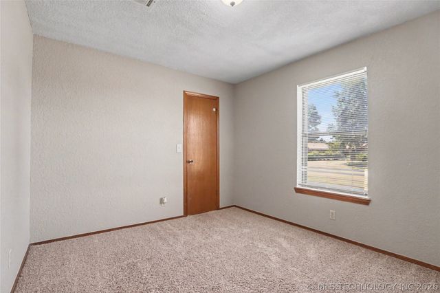 2973 W 112th Place S, Jenks, OK 74037