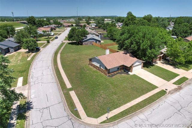 2973 W 112th Place S, Jenks, OK 74037