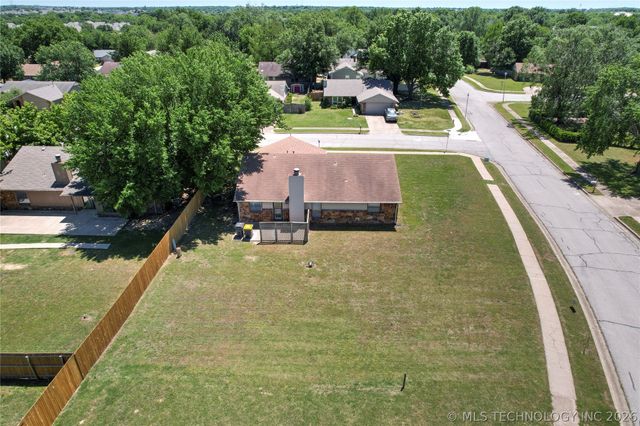 2973 W 112th Place S, Jenks, OK 74037