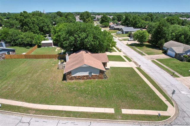 2973 W 112th Place S, Jenks, OK 74037