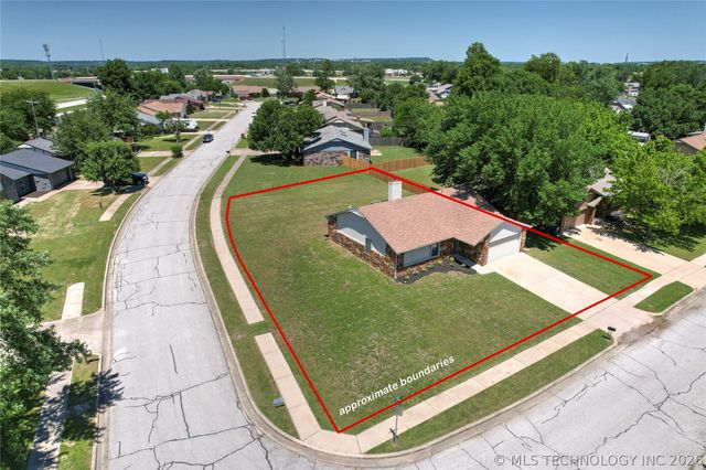 2973 W 112th Place S, Jenks, OK 74037