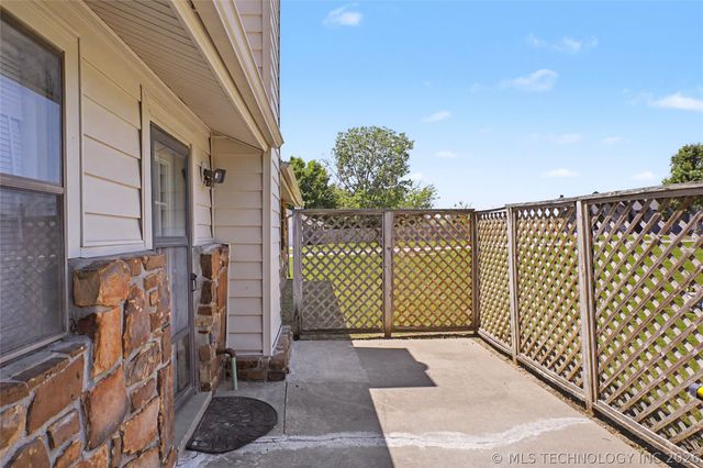 2973 W 112th Place S, Jenks, OK 74037