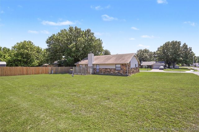 2973 W 112th Place S, Jenks, OK 74037