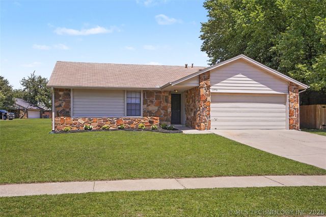 2973 W 112th Place S, Jenks, OK 74037