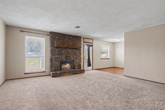 2973 W 112th Place S, Jenks, OK 74037