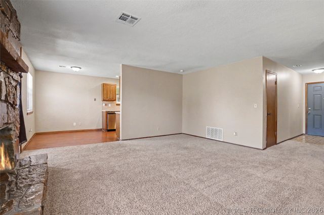 2973 W 112th Place S, Jenks, OK 74037