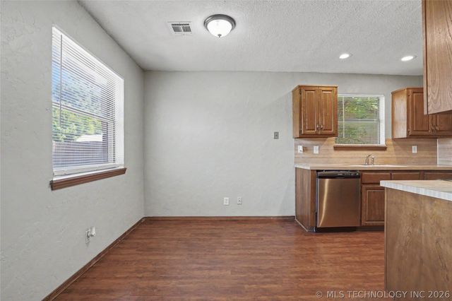 2973 W 112th Place S, Jenks, OK 74037