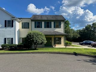 828 Federal Road B, Brookfield, CT 06804