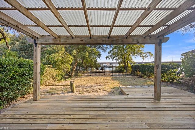 1135 Little Bay AVE, Norfolk, VA 23503