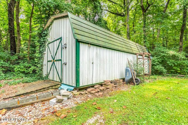 150 Yarnell Rd, Clinton, TN 37716