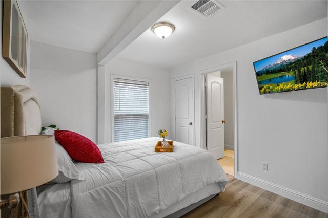 2250 AREBA Street A, Dallas, TX 75203