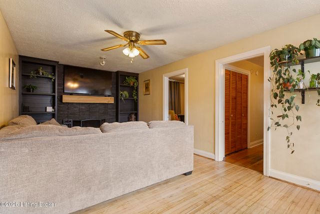 2634 Lindsay Ave, Louisville, KY 40206