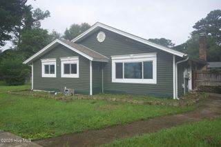 200 N Willow Lane, Jacksonville, NC 28546