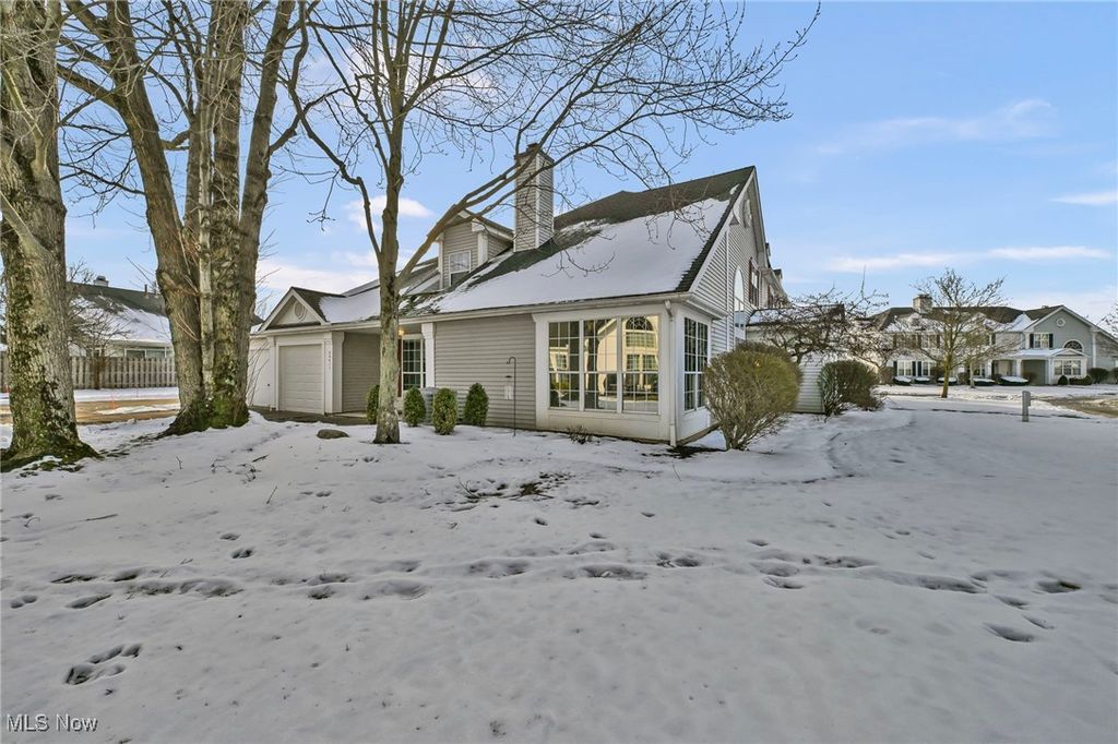 23411 Grist Mill Court 2, Olmsted Falls, OH 44138