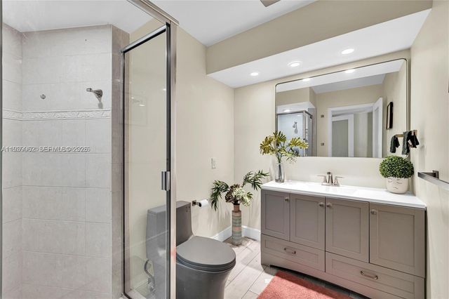 5706 Guava Dr, Tamarac, FL 33319