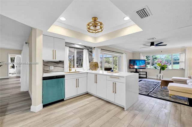 5706 Guava Dr, Tamarac, FL 33319